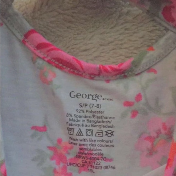 Cute Dress For A 7-8 Year Old Girl - Picture 2 of 3